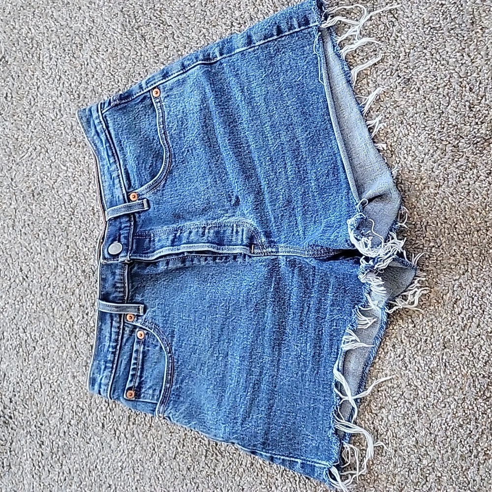 Levi's Ribcage High Rise Shorts